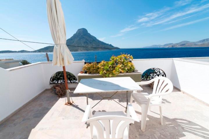 John Galouzis Studios Kalymnos Town Екстер'єр фото